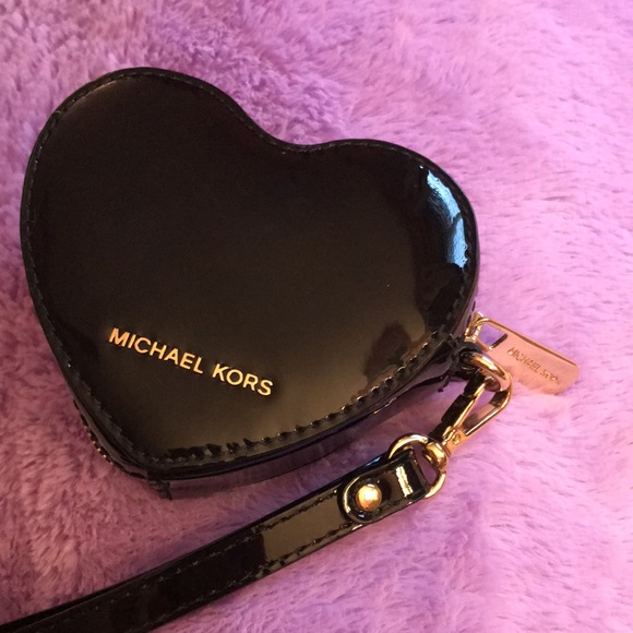 Michael Kors heart wristlet or coin purse - Picture 4 of 11